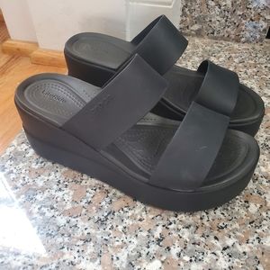 Black Crocs Women's Brooklyn Mid Wedge sandal